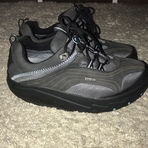 gore-tex sneakers
